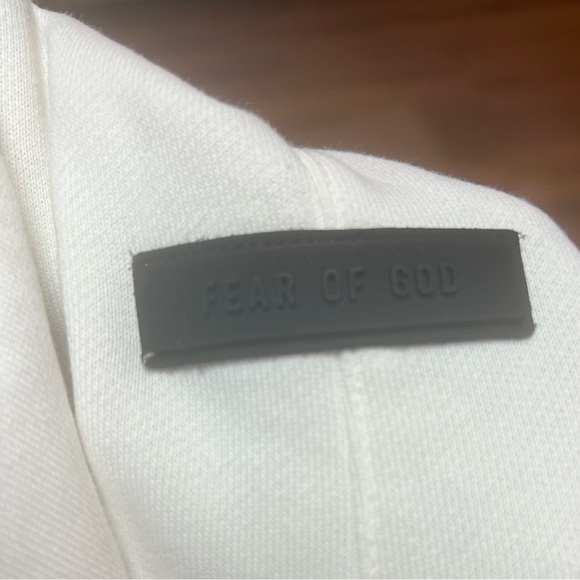 🔥🔥Pre-Loved Fear Of God Essentials Short Size Small! Women - Picture 3 of 7